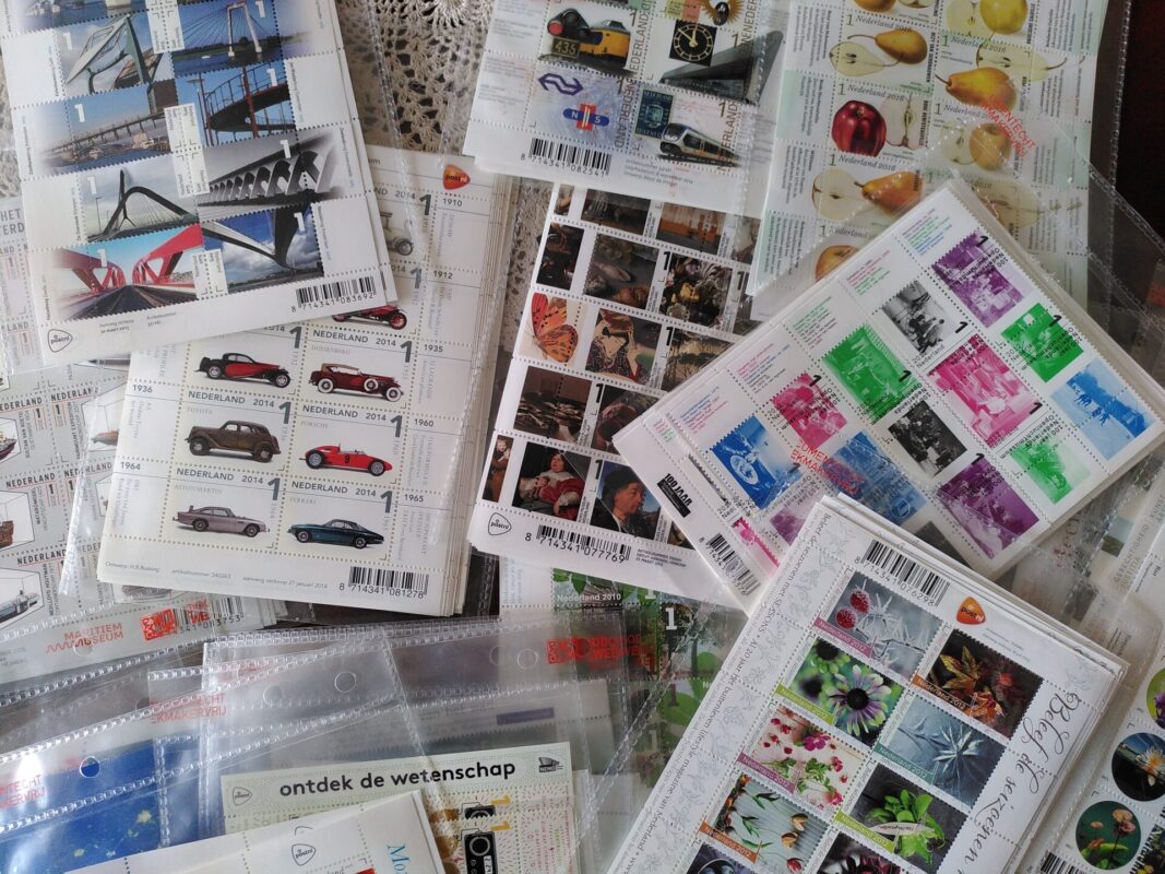 Postzegels - Woord en Daad